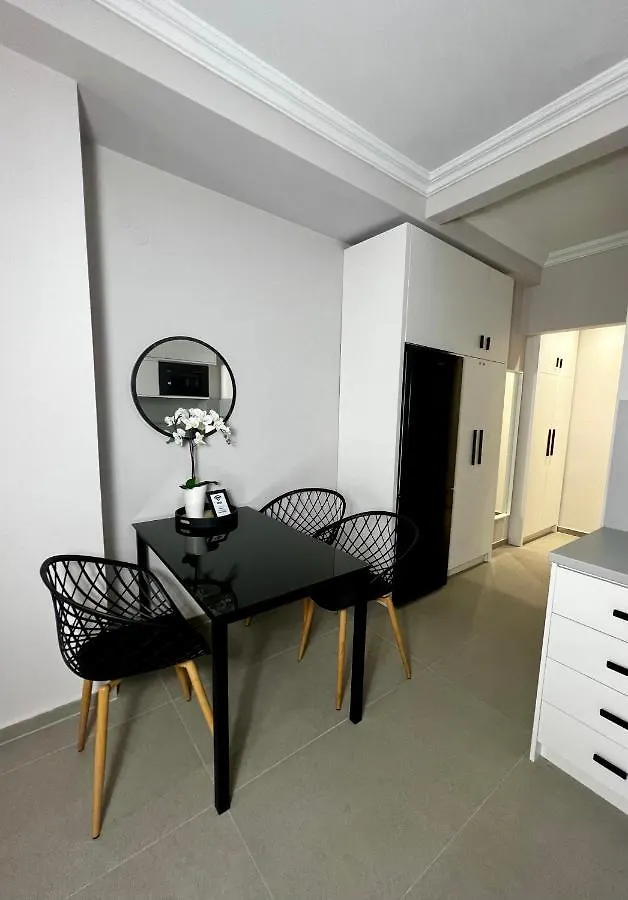 Agia Sofia Noir Apartment 테살로니키